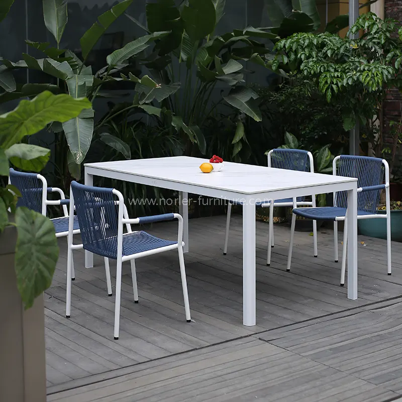 Table et chaise en aluminium tissée tissée