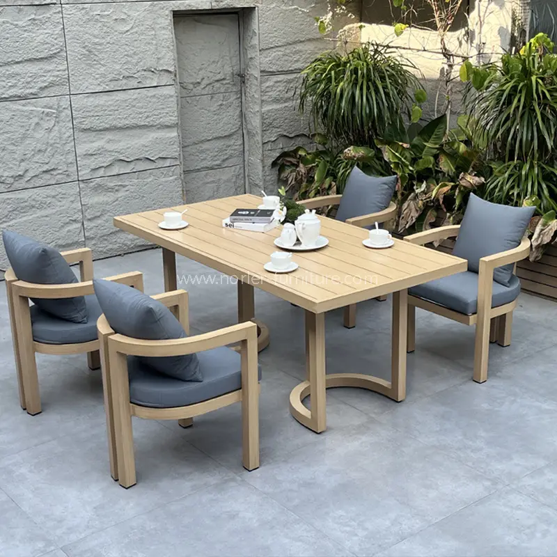 Table à manger et chaise à charpente en aluminium en aluminium