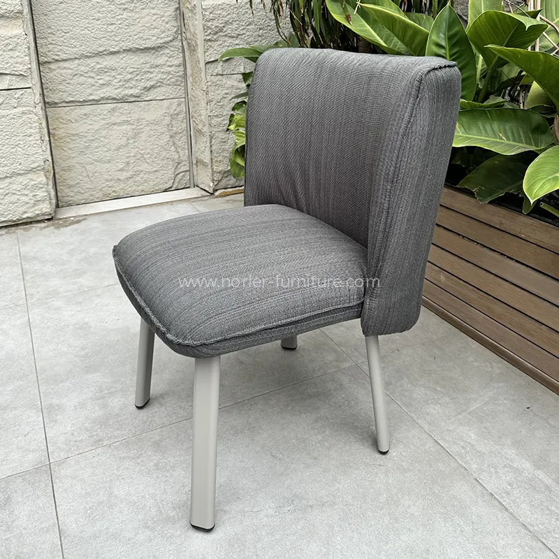 Ensemble de balcon de table basse carré extérieur