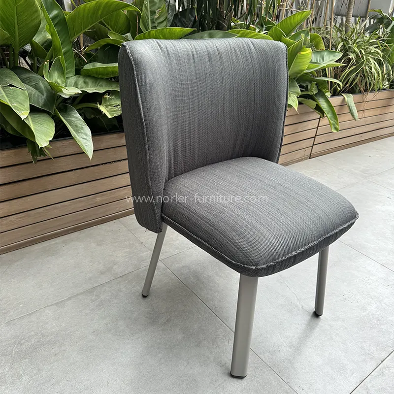 Ensemble de balcon de table basse carré extérieur