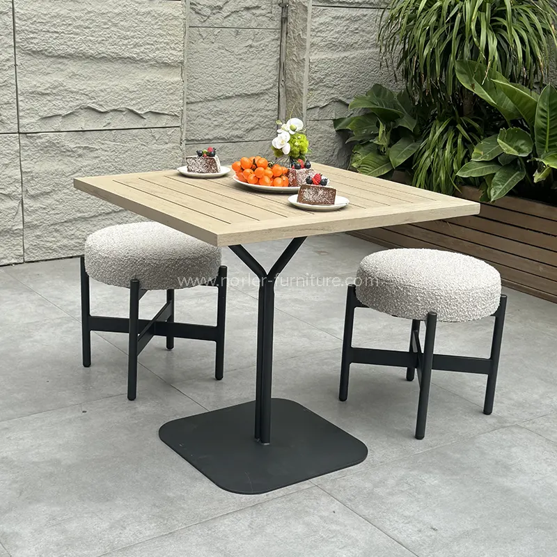 Ensemble de balcon de table basse carré extérieur